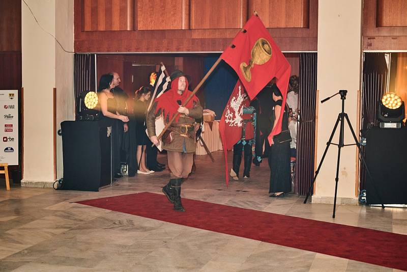 Uplynulý víkend se v kongresovém centru Lázeňská kolonáda uskutečnil Reprezentační ples města Poděbrady.