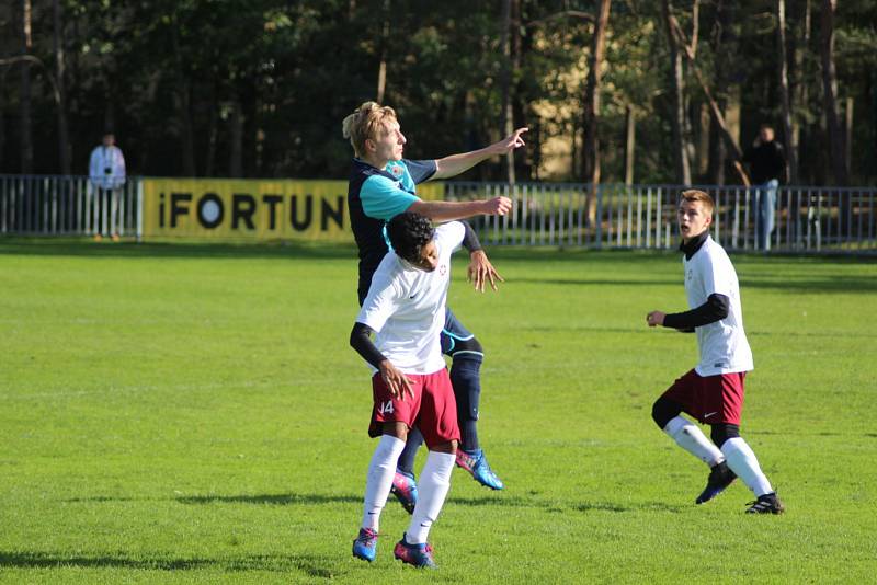 Dorostenecké okresní derby krajského přeboru vyhráli mladíci Ostré, doma porazili Poděbrady 2:0