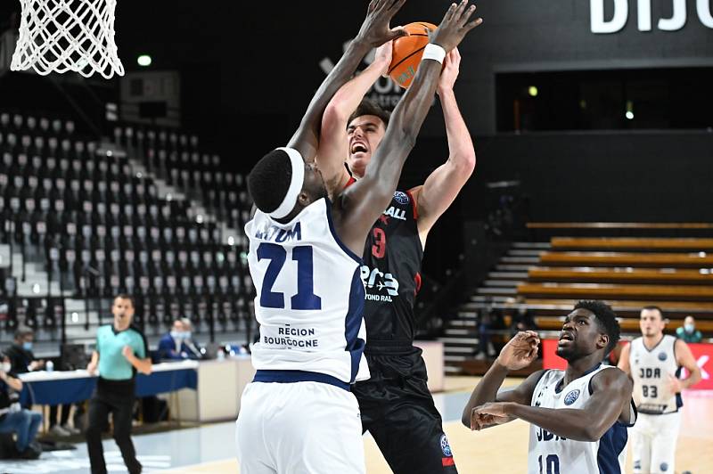 Z basketbalového utkání Ligy mistrů Dijon - Nymburk (85:61)