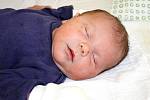 NA TOBIÁŠE SE PŘEDEM TĚŠILI. Rodiče Michaela  a Milan se na prvorozeného syna těšili až do pondělí 6. února 2012, kdy ho přivítali na světě ve 22.30 hodin. Tobiáš Mejzr se narodil s mírami 53 cm a 4 020 g. Doma je  s rodiči v Třebestovicích. 