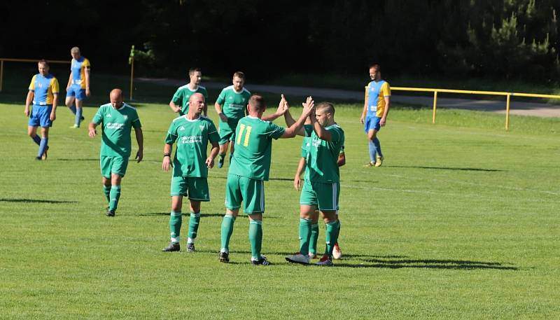 Z fotbalového utkání okresního přeboru Přerov nad Labem - Všejany (3:2)