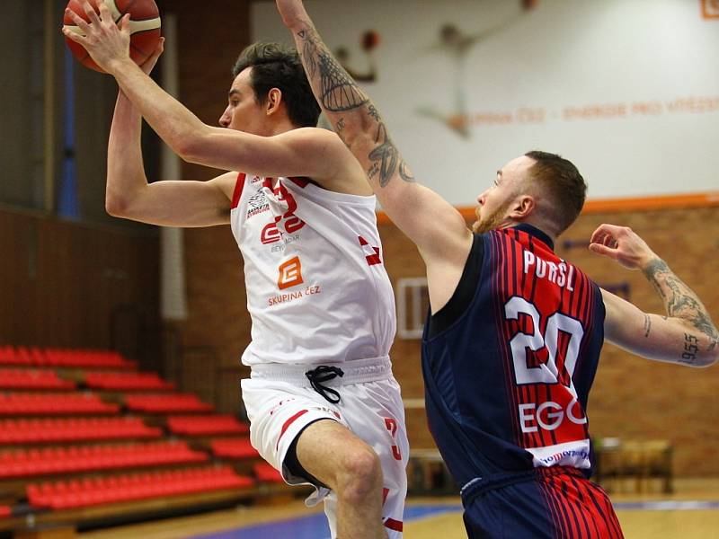 Z basketbalového utkání Kooperativa NBL Nymburk - Brno (98:82)