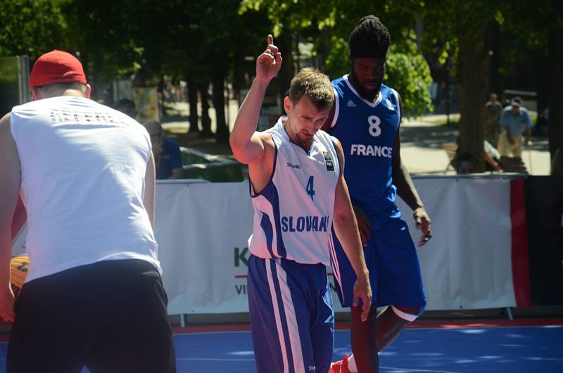 Basketbalový klub z Poděbrad oslavil sedmdesáté narozeniny.