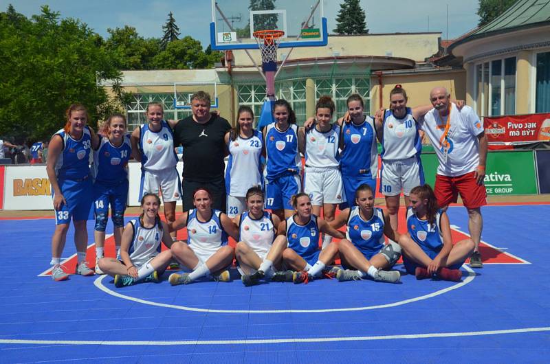 Basketbalový klub z Poděbrad oslavil sedmdesáté narozeniny.