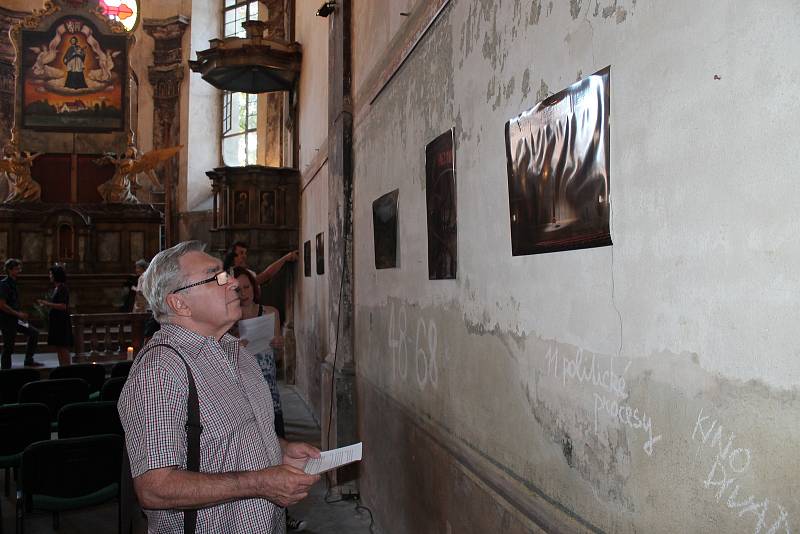 Až do 1. září je možné vidět v kapli sv. Jana Nepomuckého výstavu s názvem Mladá Milovice.