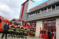 Jednu z nejmodernějších hasičských stanic v republice slavnostně otevřeli v úterý v Milovicích.