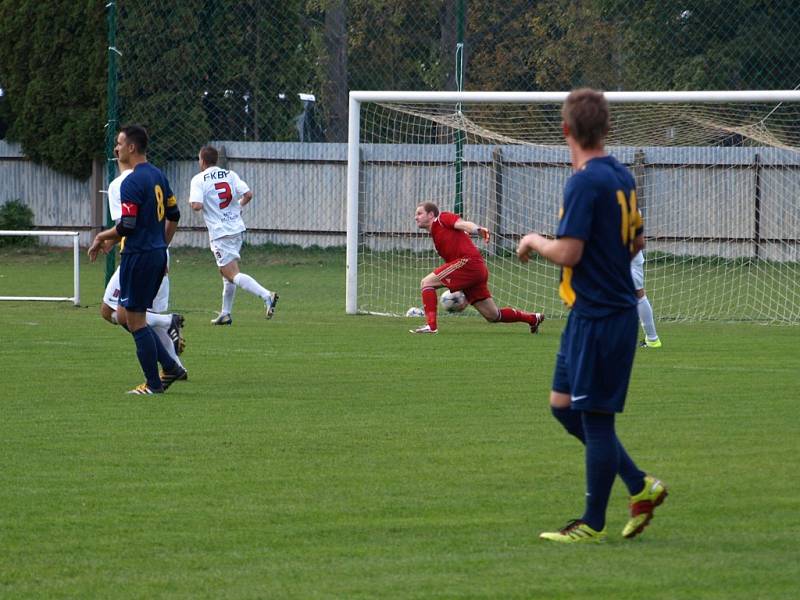 Z fotbalového utkání I.A třídy Bohemia Poděbrady - Divišov (2:1)