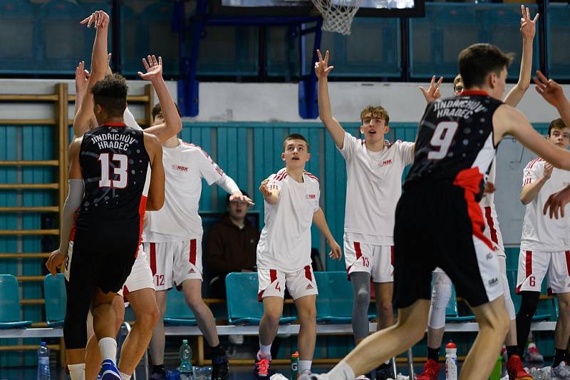 Z basketbalového utkání nadstavbové části extraligy kadetů Nymburk - Jindřichův Hradec (56:50)