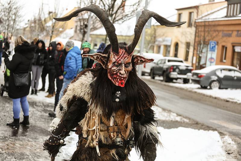 Krampus čerti v Lysé nad Labem v sobotu 4. prosince 2021.