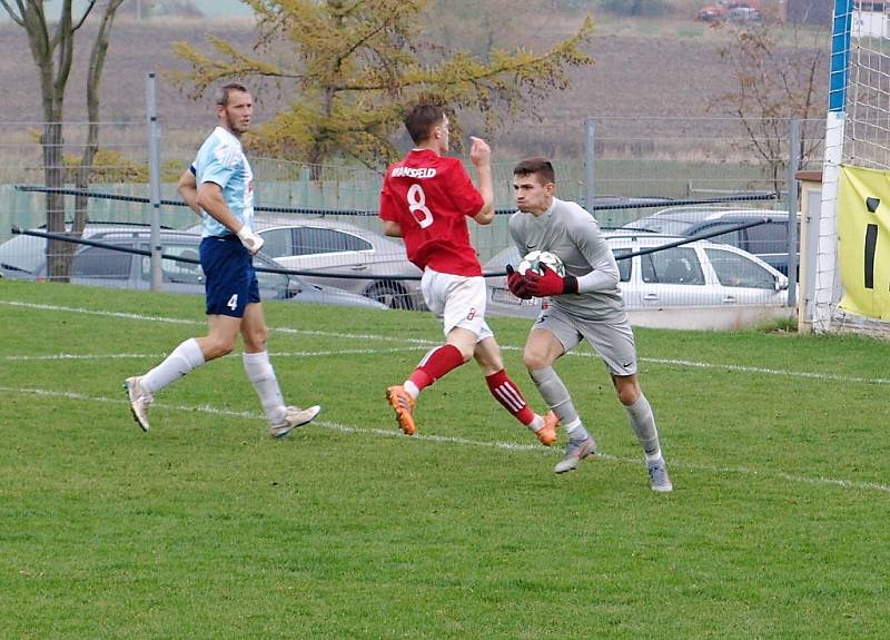 Z divizního fotbalového utkání Poříčany - Ostrá (1:1, PK 7:6)