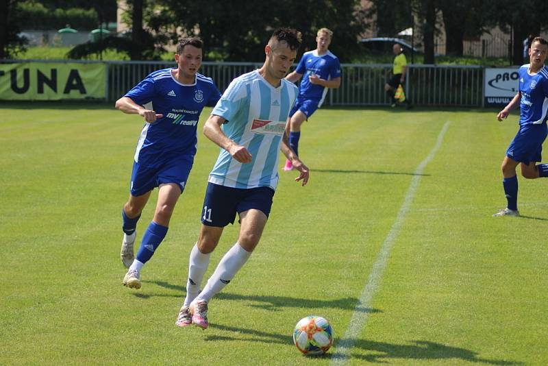 Z přípravného fotbalového utkání Poříčany - Slovan Lysá n. L