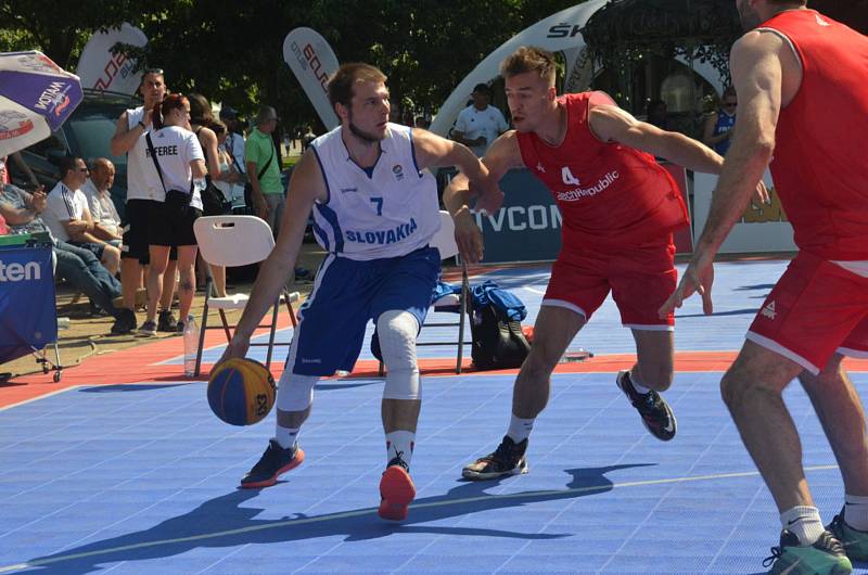 Basketbalový klub z Poděbrad oslavil sedmdesáté narozeniny.