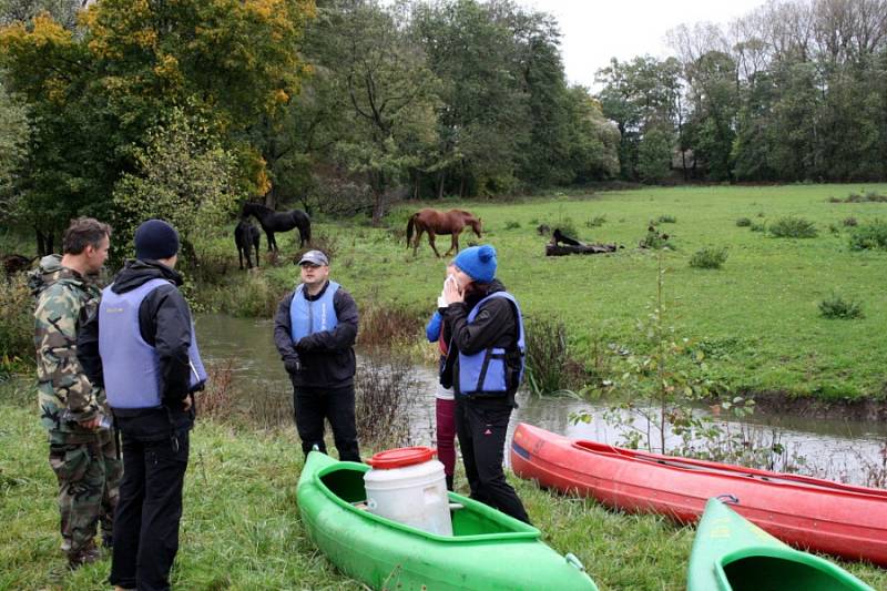 V neděli vodáci slavnostně zamkli Mrlinu. 