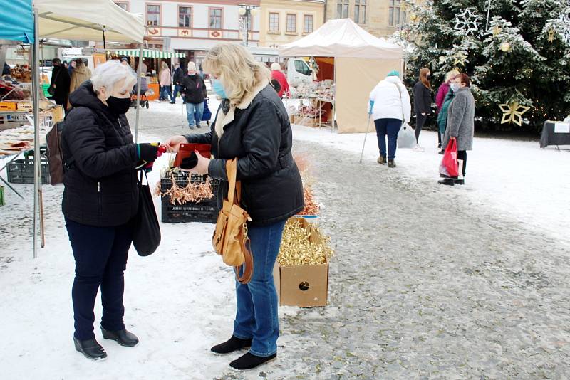 Loni 3. prosince se po delší době v Nymburce alespoň brzy ráno objevila souvislá bílá pokrývka sněhu, o níž se dalo hovořit v několikacentimetrové výšce.