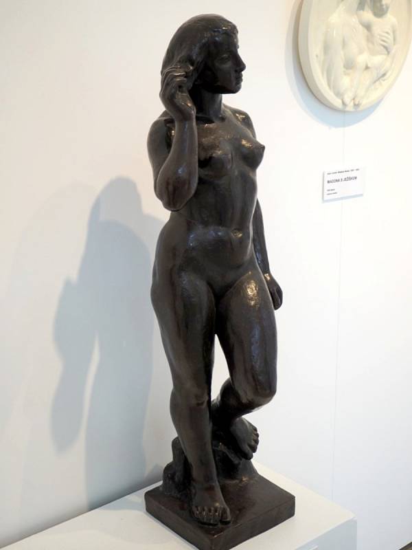 Z vernisáže výstavy sochaře Břetislava Bendy a jeho syna Milana v Galerii Ludvíka Kuby v Poděbradech.