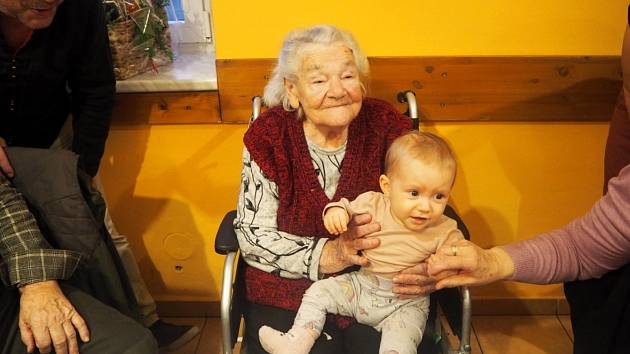 Úctyhodné 100. narozeniny oslavila paní Jiřina Psotová z Opolan, která v této vesnici bydlela s rodinou vlastně po celý život.