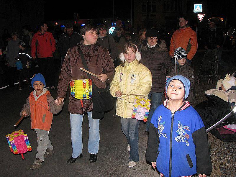 Do Lysé nad Labem přijel Martin na bílém koni. Přivítaly ho stovky lidí.