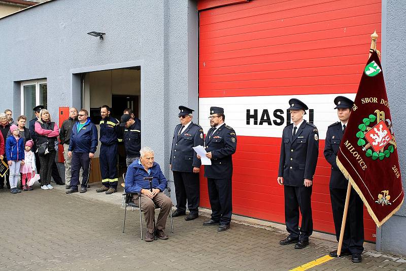 Slavnostní vzpomínkový akt u příležitosti výročí založení hasičského sboru se konal v Milovicích.