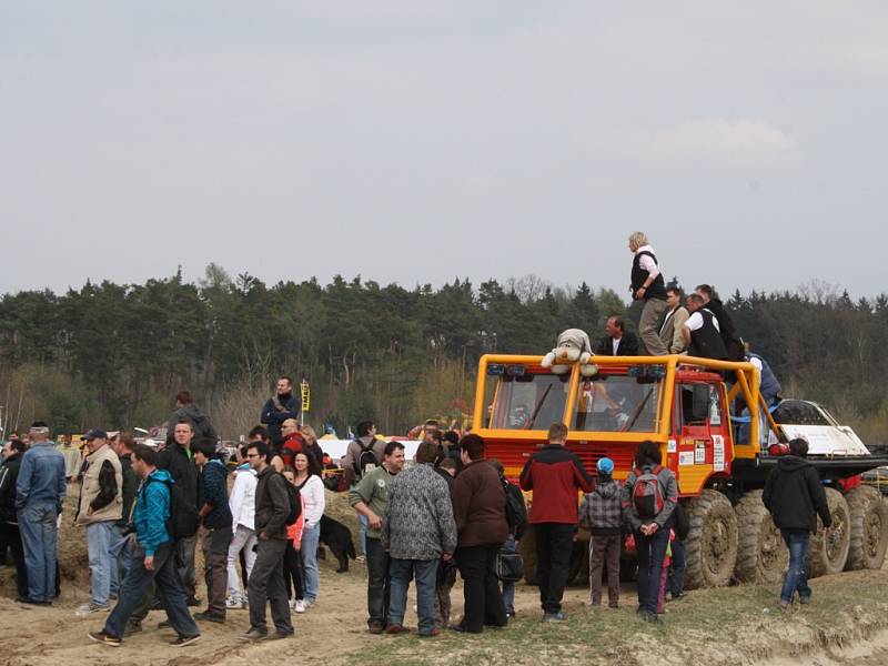 Otevřené mistrovství ČR Truck Trial 2012 na Božím Daru u Milovic