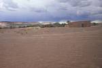 Celodenní přejezd Sahary - brodění džípy, stolová hora, oprava auta, déšť a doplnění zásob vody pro řidiče. 