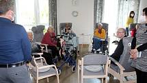 V Nymburce na labských terasách mají nové zázemí zdravotníci z Centra sociálních a zdravotních služeb. Vedle sídlí denní stacionář seniorů.