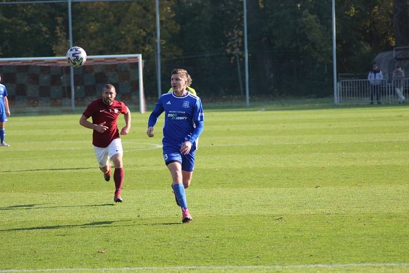 Z fotbalového utkání krajského přeboru Bohemia Poděbrady - Slovan Lysá