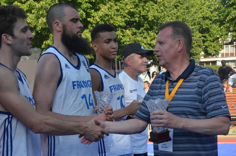 Basketbalový klub z Poděbrad oslavil sedmdesáté narozeniny.