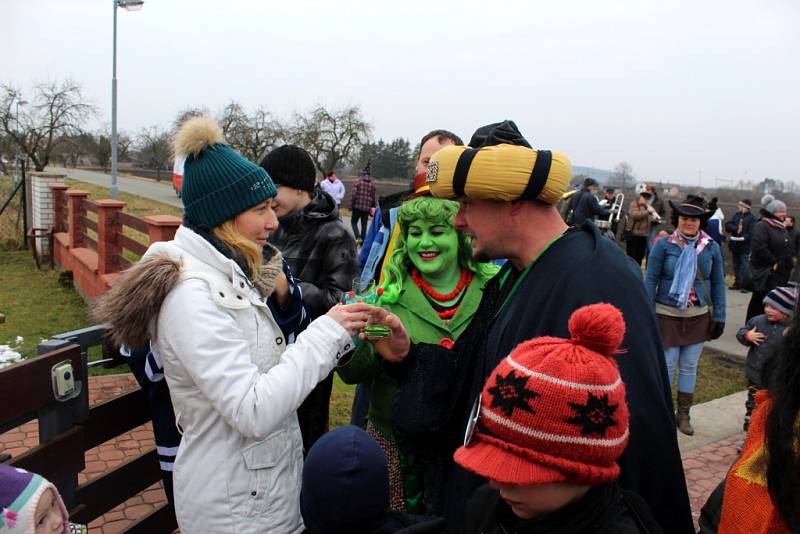 Masopustní průvod prošel Dobšicemi.