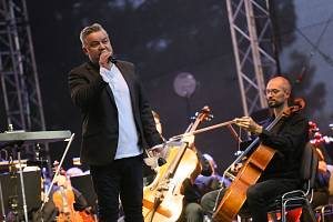 Koncert Skyfall na festivalu Soundtrack v Poděbradech v sobotu 27. srpna 2022.