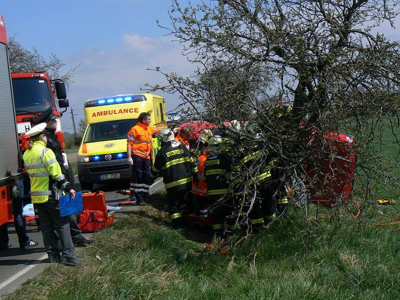 Vážná nehoda mezi Nymburkem a Kamenným Zbožím