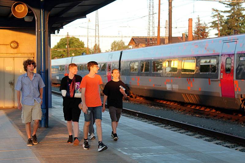 Na nymburském nádraží zastavilo legendární francouzské TGV.