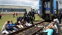 Mezinárodní policejní cvičení Railex 2017 se konalo uplynulé dva dny v nymburském železničním depu.