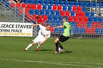 Z fotbalového utkání okresního přeboru Bohemia Poděbrady B - Hrubý Jeseník (1:2)