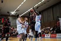 Z basketbalového utkání FIBA Europe Cupu Nymburk - Itelyum Varese 65:80