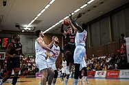 Z basketbalového utkání FIBA Europe Cupu Nymburk - Itelyum Varese 65:80