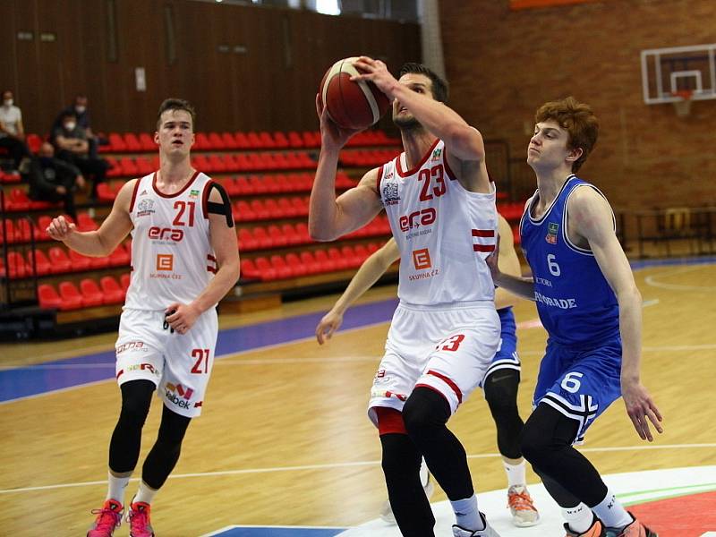 Z basketbalového utkání Kooperativa NBL Nymburk - USK Praha (116:54)