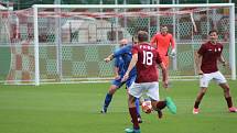 Z fotbalového utkání krajského přeboru Bohemia Poděbrady - Nespeky (4:4, na penalty 8:7)