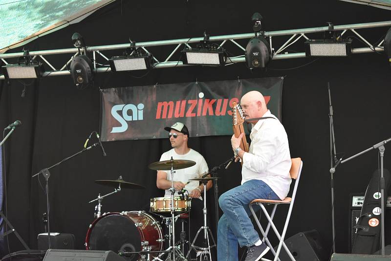 Rocková skupina Artmosféra zahrála na víkendovém Sázavafestu.