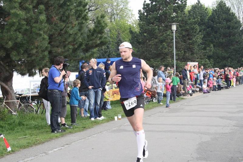 První ročník půlmaratonu a "čtvrtky" v Nymburce.