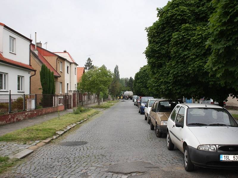 Kde jsme fotili tentokrát? Jsou to dvě ulice v jednom z měst na Nymbursku