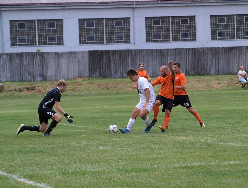 Z utkání fotbalového okresního přeboru Třebestovice - Bohemia Poděbrady B (4:1)