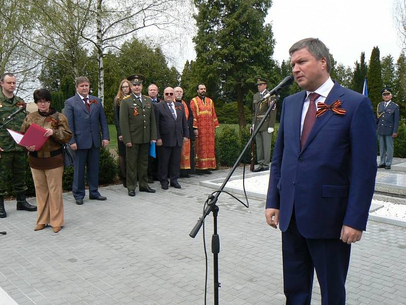 Na nymburském hřbitově uctili památku padlých vojáků