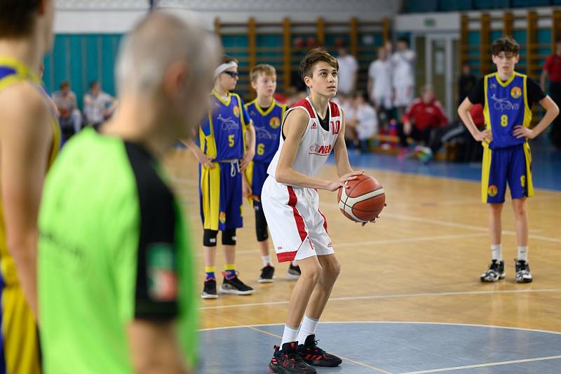 Z basketbalového utkání extraligových mladších žáků Nymburk - Opava (71:54)