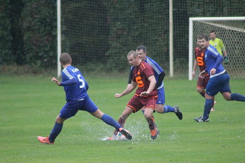 Z fotbalového utkání krajské I.A třídy Slovan Poděbrady - Záryby