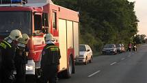 U Odřepes zemřel motorkář, jeho slpolujezdec byl vážně zraněn.