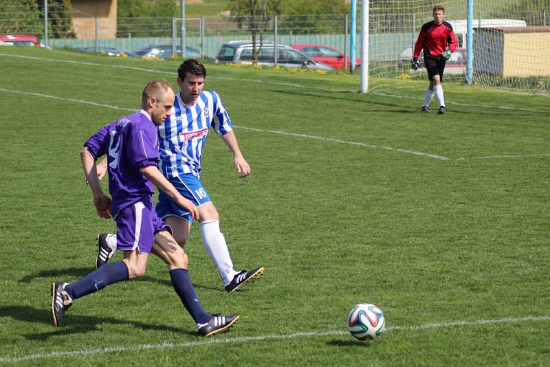 Z fotbalového utkání krajské I.A třídy Vykáň - Čelákovice (2:1)