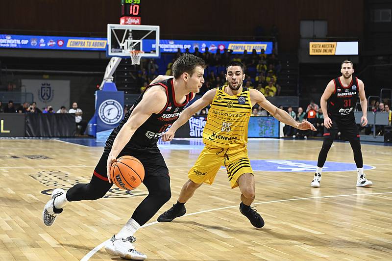 Z basketbalového utkání Ligy mistrů Tenerife - Nymburk (84:89).