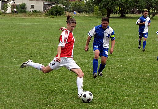 Ze zápasu Bobnice - Slavia Praha.