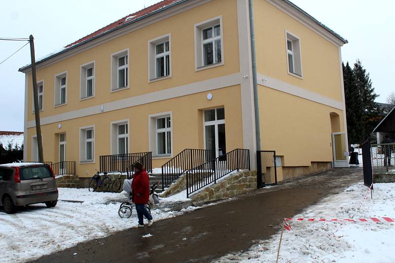 Nová školka v Jíkvi se nachází v prvním patře obecní budovy.