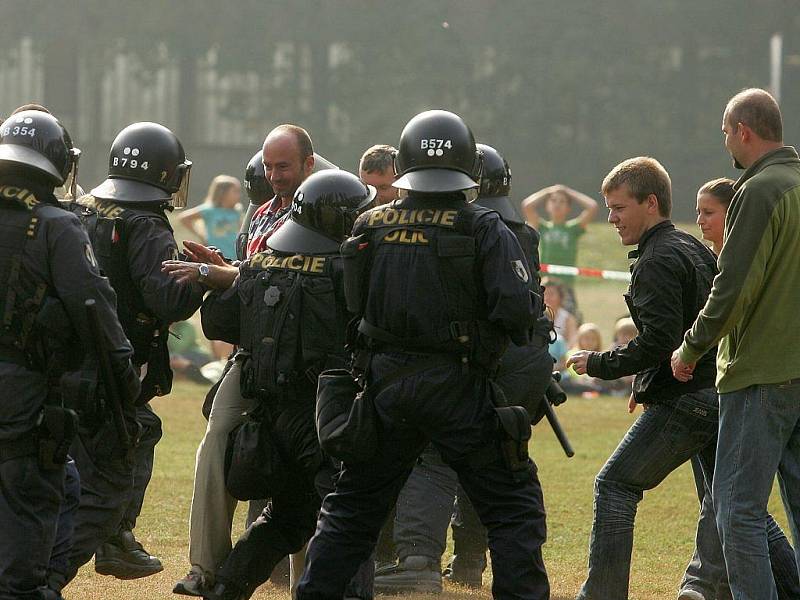 Den s policií v Poděbradech